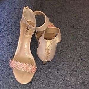 Style & Co size 7 kitten heels